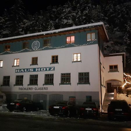 Haus Hotz Apart Talblick Grins Exterior photo